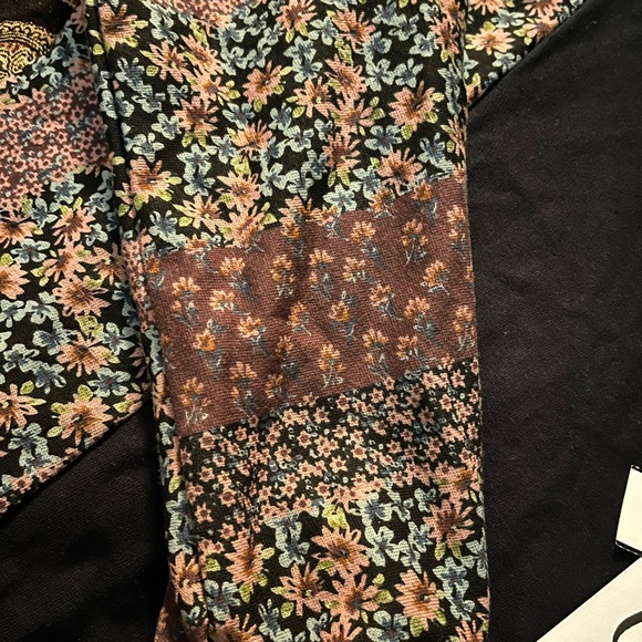 Size large cropped sweatshirt - Picture 3 of 4